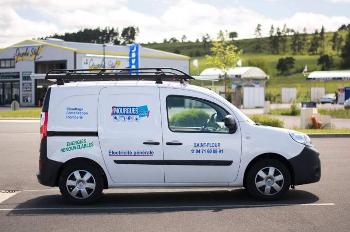 Véhicule d'intervention MOURGUES SERGE Cantal